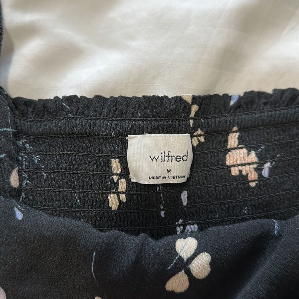 Aritzia Wilfred blouse medium black - Picture 3 of 3
